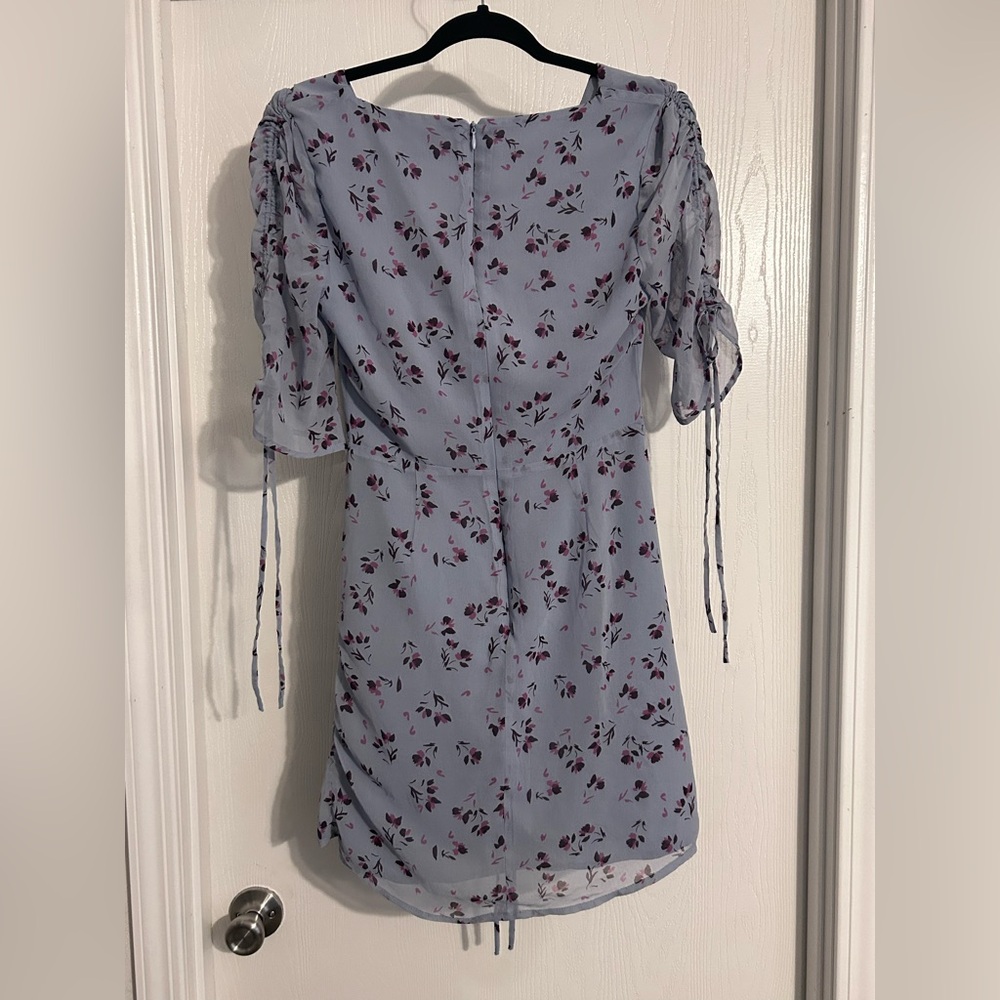 Wayf | (NWT) Light Blue Floral Mini Dress
| Size Medium - Picture 4 of 7